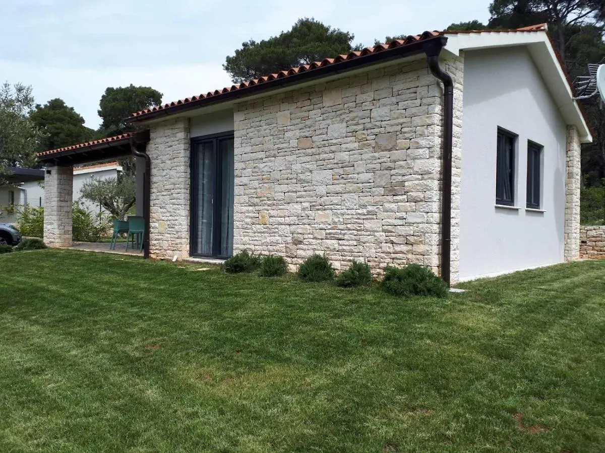 בית נופש הוילה וודניאן Casa Pinea Fazana